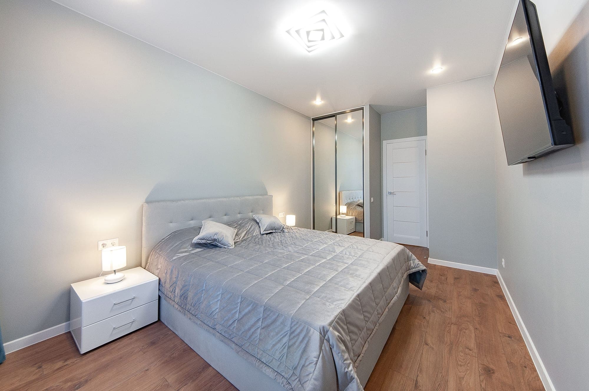 м. Молодежная - фото 13